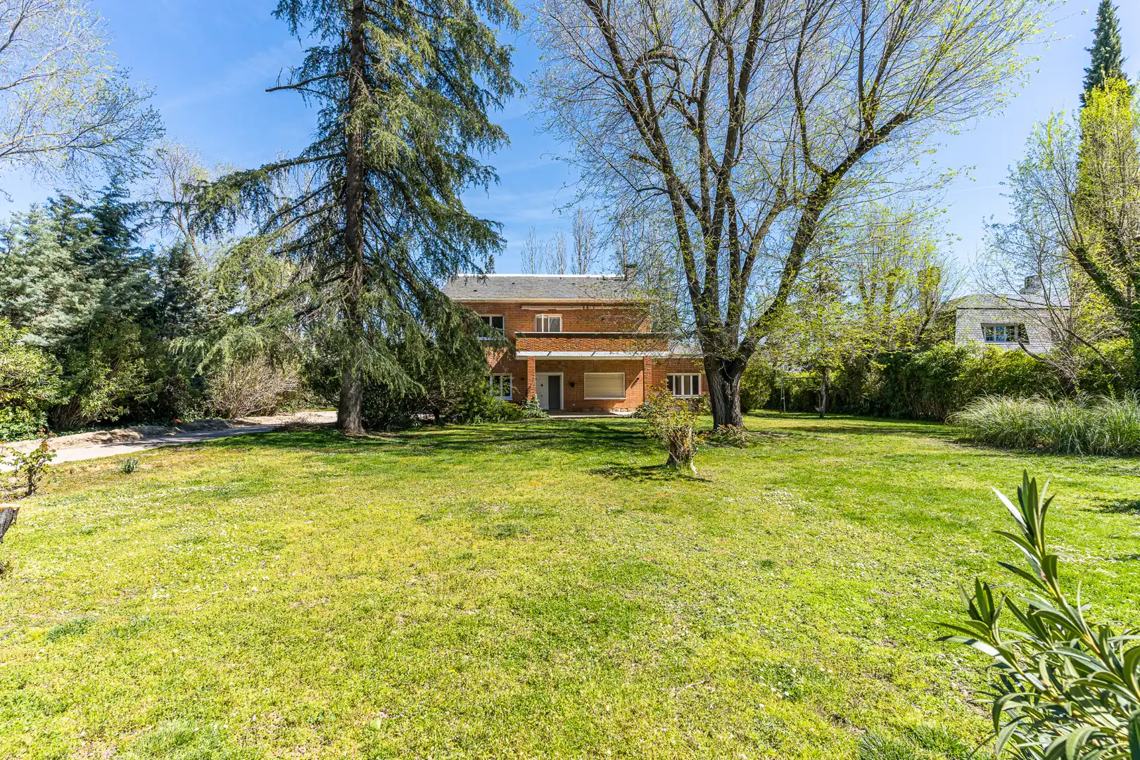 Exterior view of Houses for sale in Villanueva de la Cañada  with Air Conditioner, Heating and Private garden