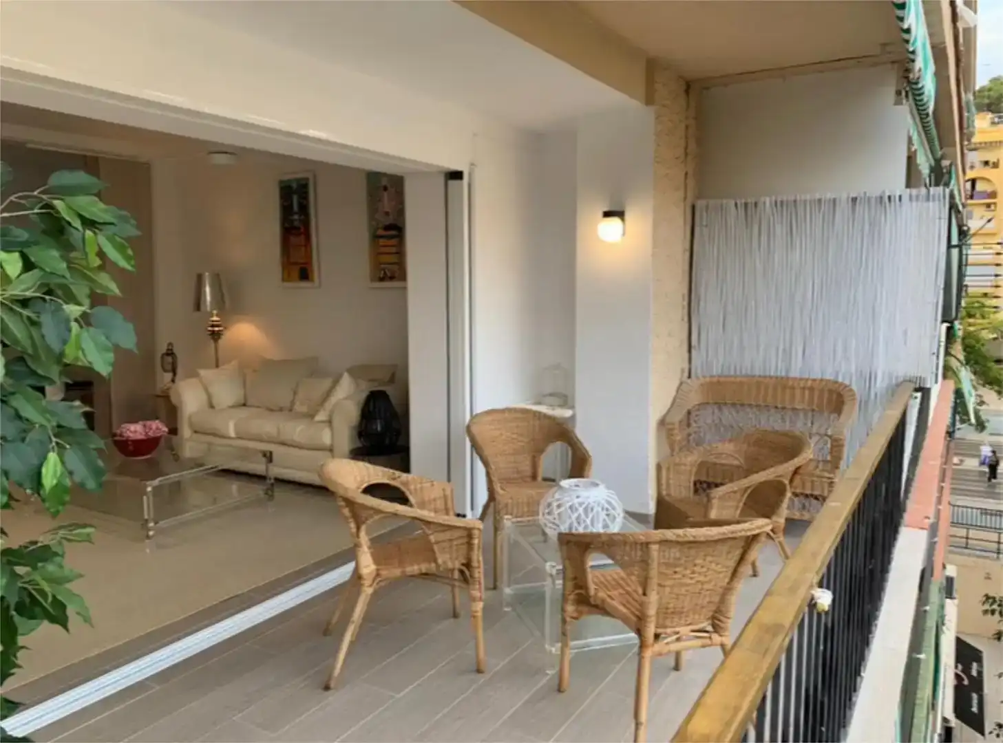 Terrasse von Wohnungen zur Miete in Marbella mit Privatgarten, Schwimmbad und Möbliert