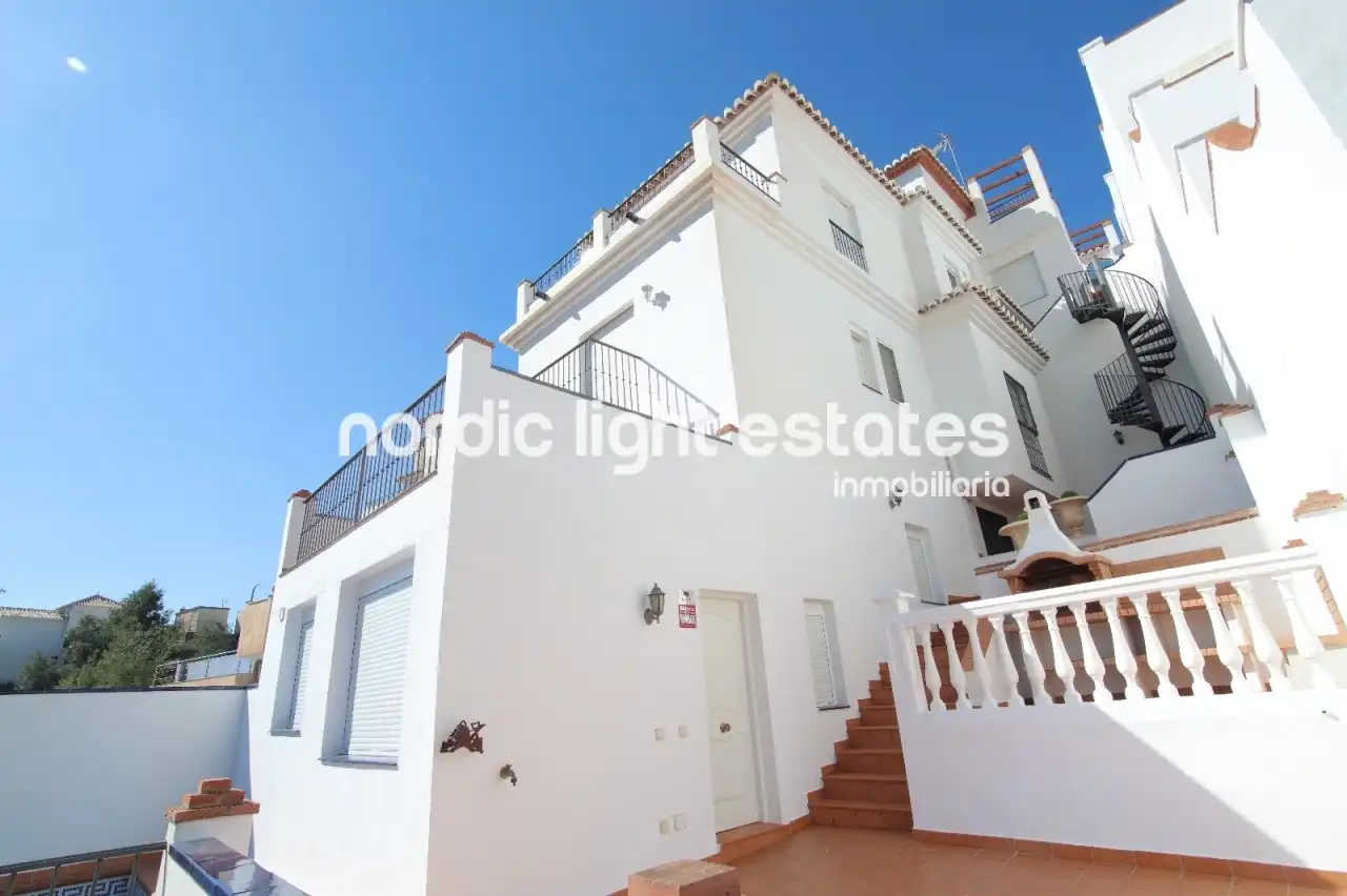 Casa amb piscina en venda a Frigiliana