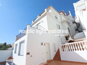 Casa con piscina en venta en Frigiliana