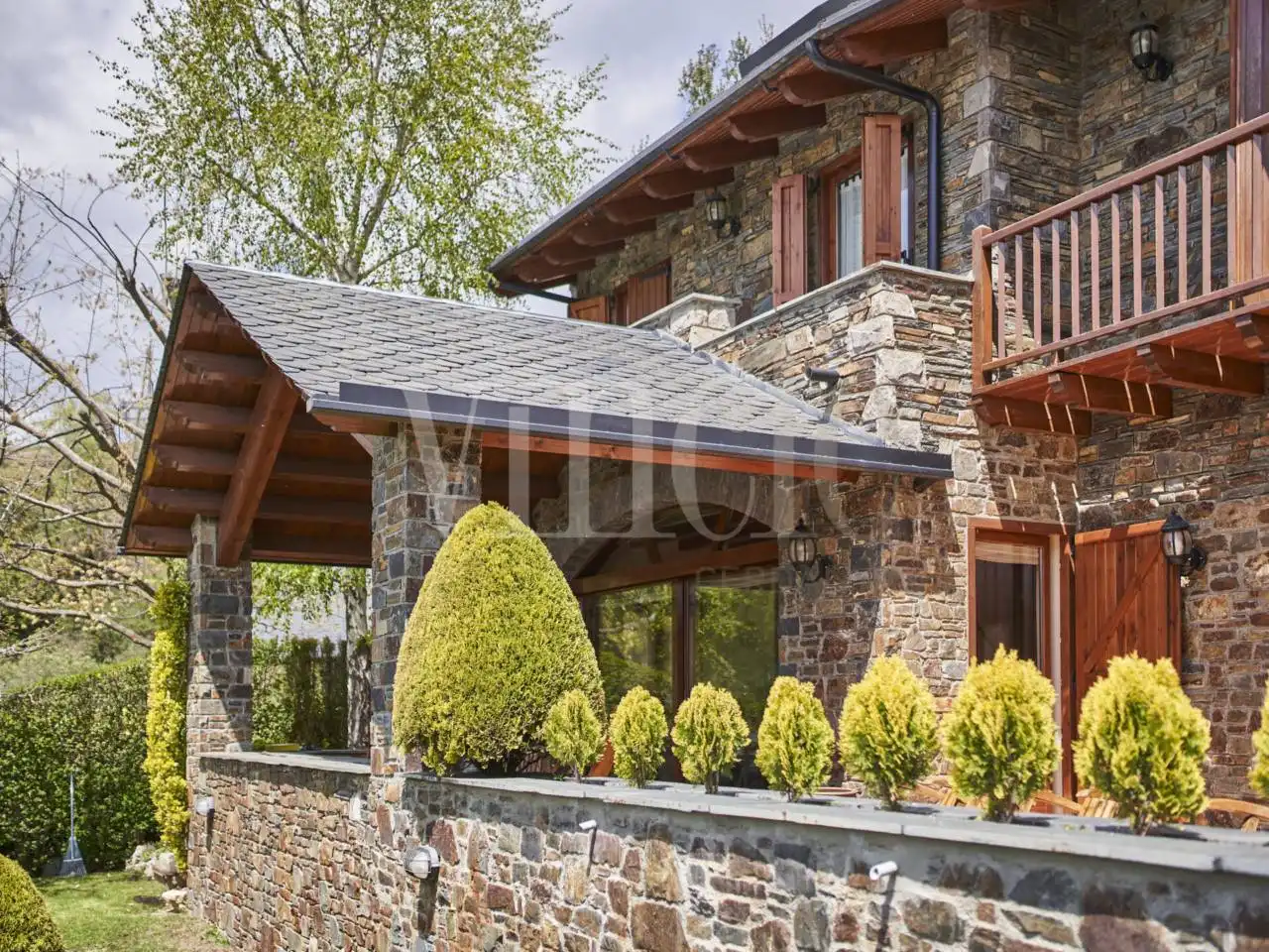 Vista exterior de Casa o xalet en venda en Prullans amb Calefacció, Jardí privat i Terrassa