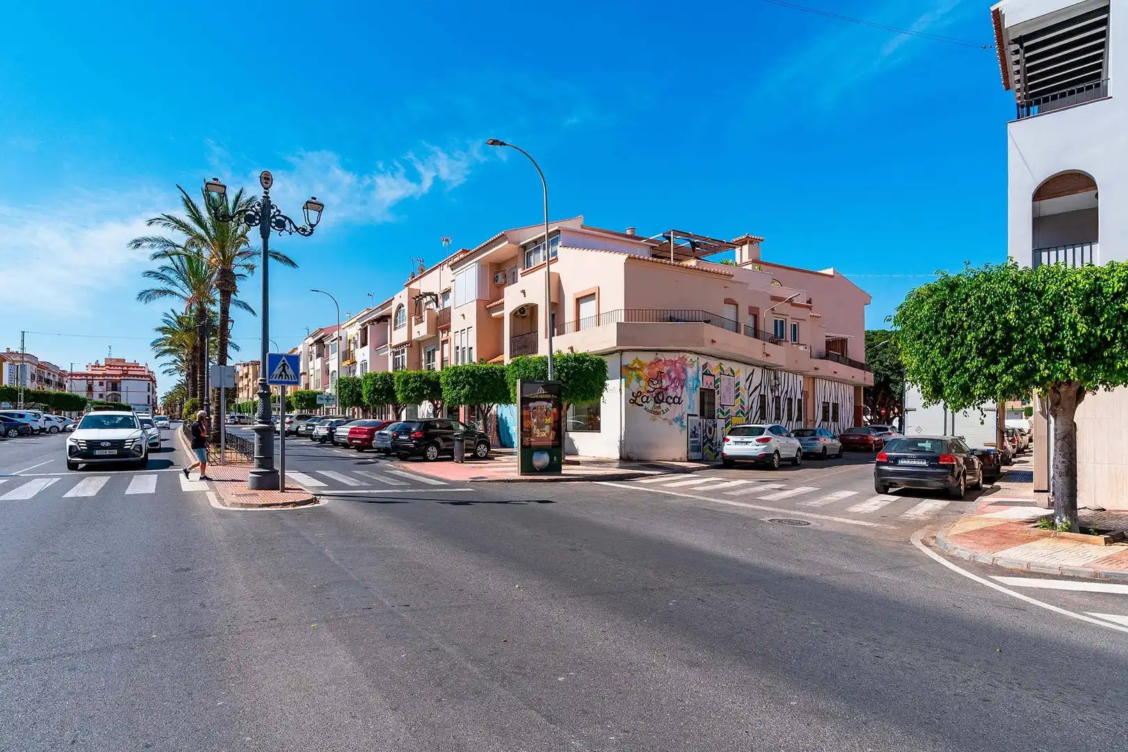 Vista exterior de Pis en venda en Roquetas de Mar amb Aire condicionat, Terrassa i Moblat