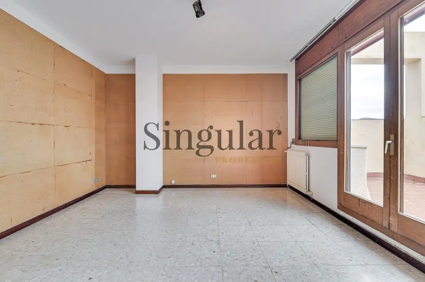 Habitación de Ático en venta en Barcelona con Calefacción, Terraza y Piscina