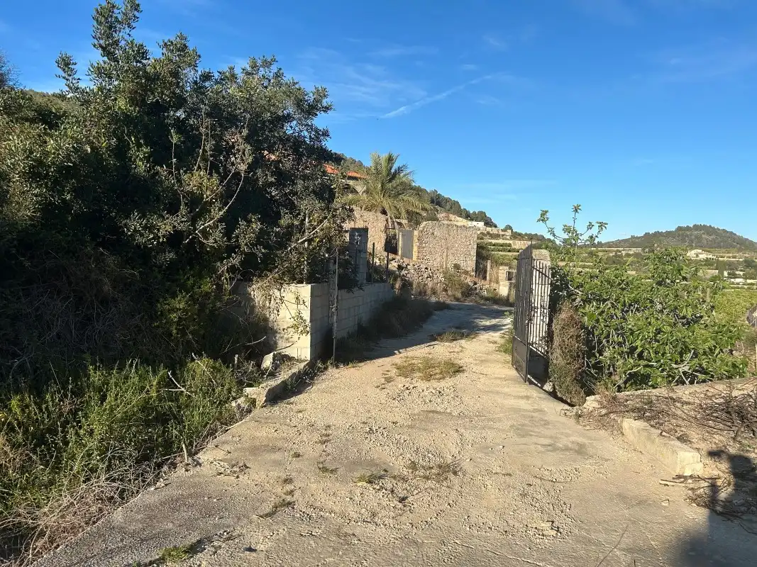 Finca rústica en venda en Oliva amb Moblat