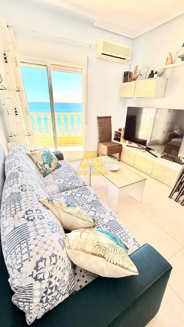 Wohnzimmer von Wohnungen zum Verkauf in La Manga del Mar Menor mit Klimaanlage, Heizung und Terrasse