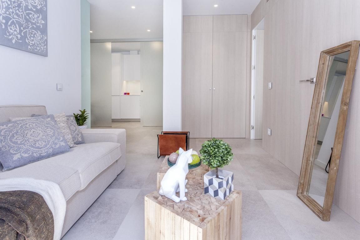 Living room of Flat to rent in  Madrid Capital  with Air Conditioner, Furnished and Balcony