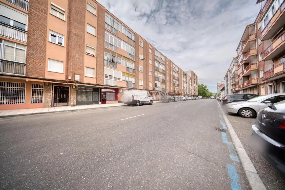 Vista exterior de Pis en venda en Valladolid amb Calefacció