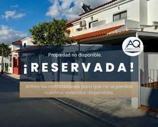 Aparcament de Casa o xalet en venda en Las Cabezas de San Juan amb Piscina comunitària
