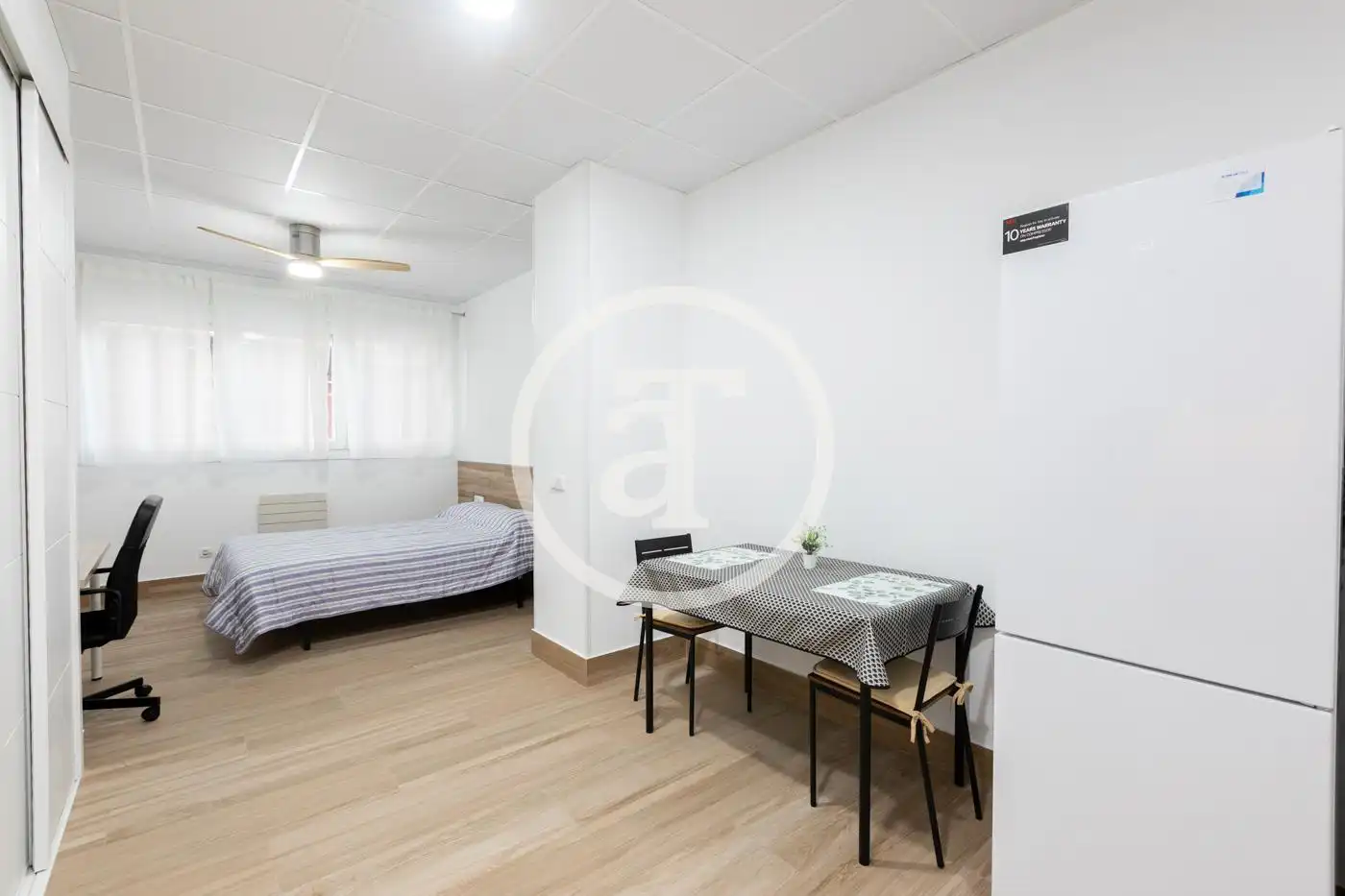 Habitación de Estudio de alquiler en Madrid con Calefacción, Amueblado y Horno