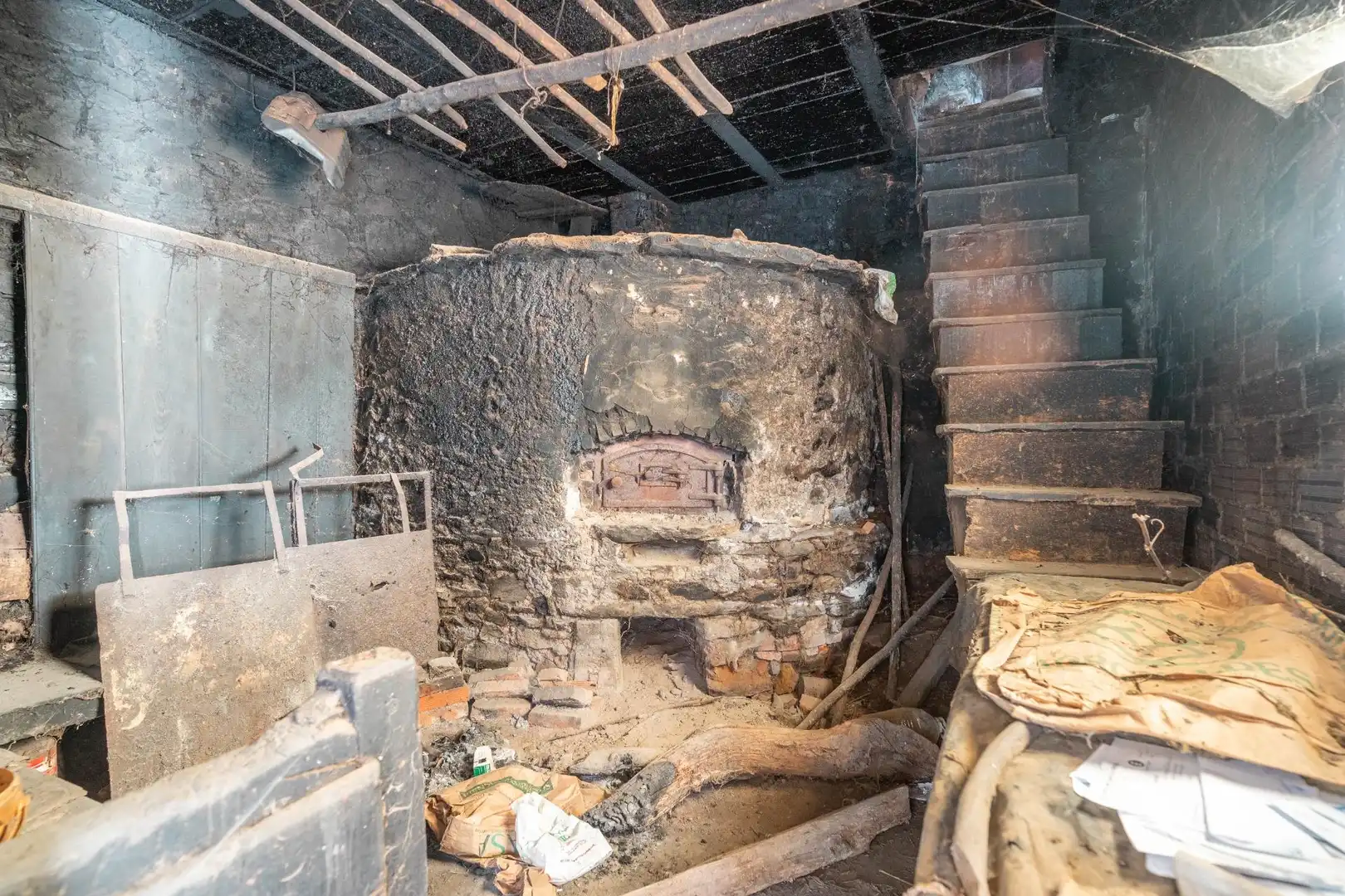 Cuina de Casa o xalet en venda en Cangas del Narcea amb Calefacció, Terrassa i Moblat