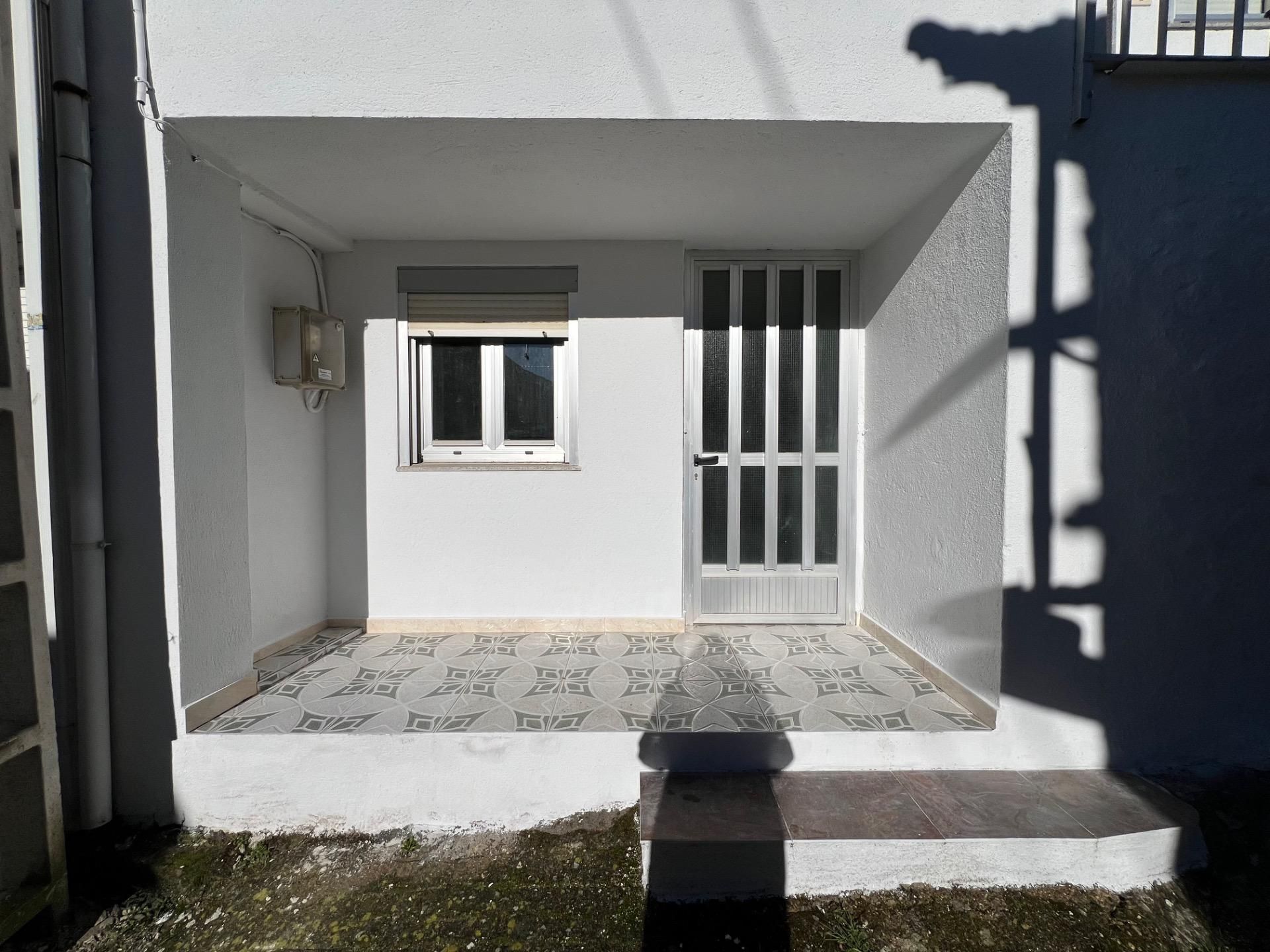 Außenansicht von Country house zum verkauf in Castrelo do Val mit Privatgarten