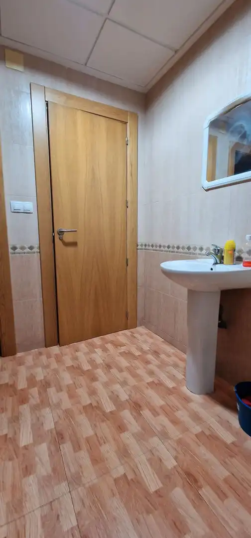 Baño de Local en venta en Totana con Aire acondicionado, Amueblado y Internet