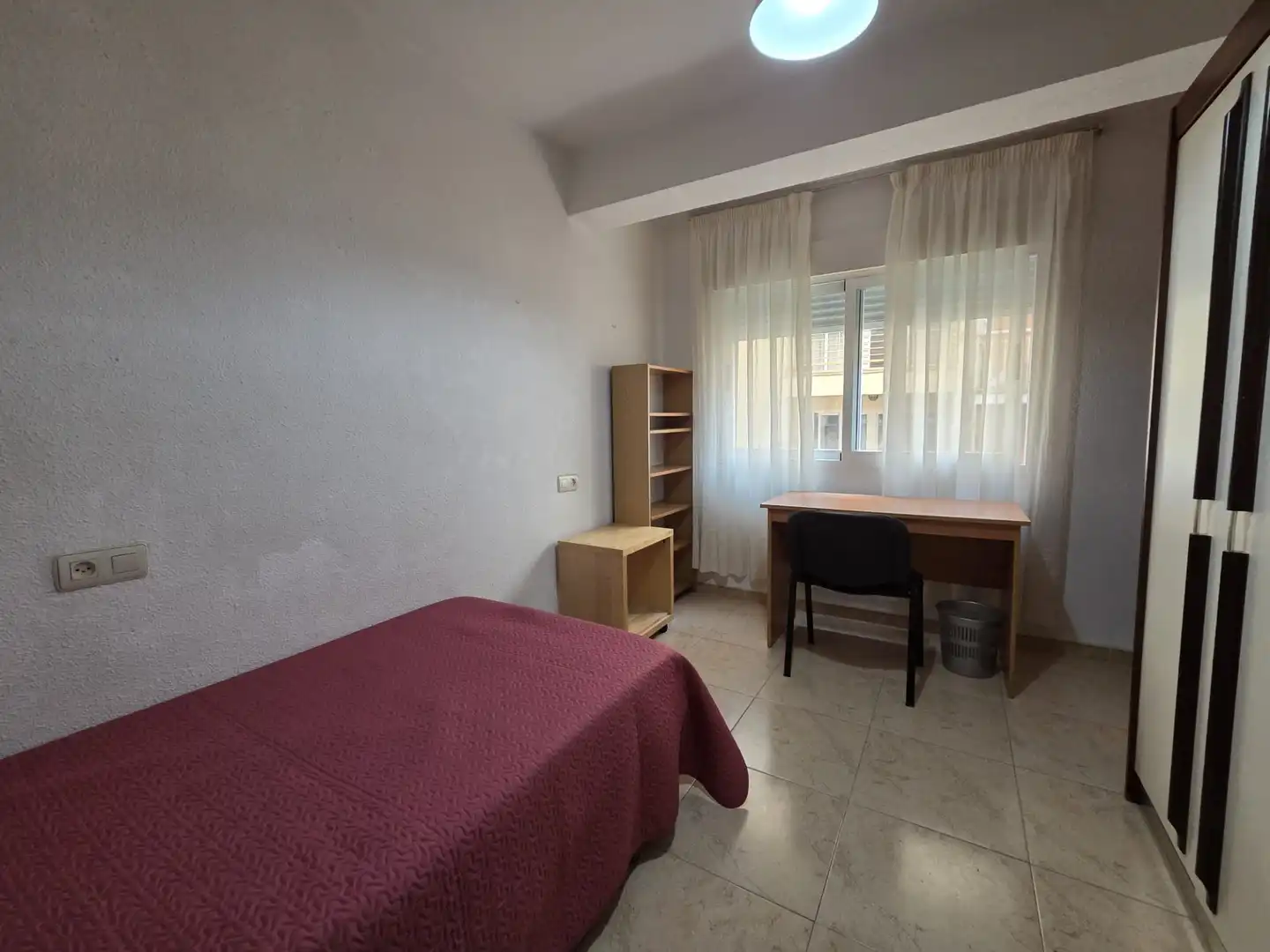 Bedroom of Flat for rent in Granada  with Furnished, Oven and Washing machine