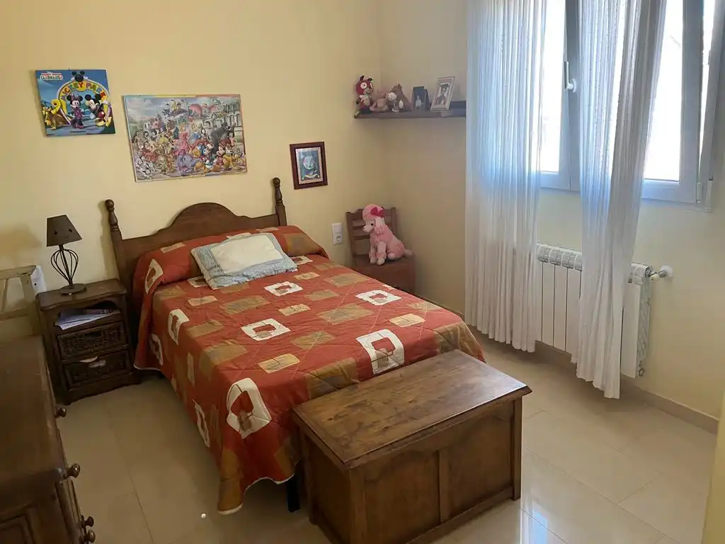 Dormitori de Casa o xalet en venda en Albacete amb Calefacció, Jardí privat i Terrassa