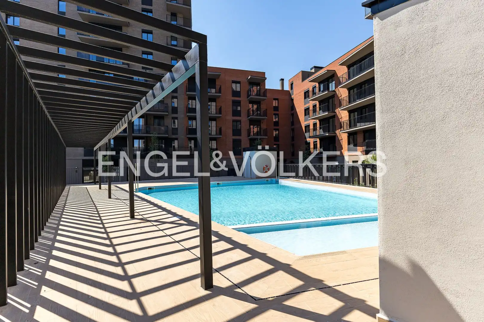 Piscina de Pis de lloguer en Barcelona amb Calefacció i Parquet