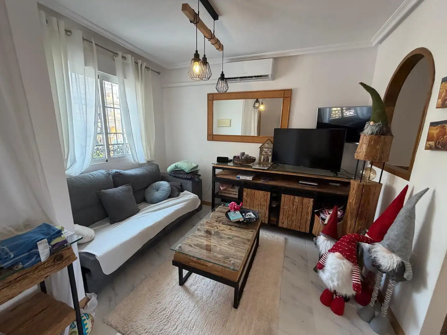 Sala d'estar de Casa o xalet en venda en Torrevieja amb Piscina comunitària
