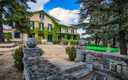 Exterior view of Country house for sale in El Escorial  with Terrace, Swimming Pool and Balcony