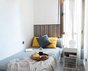 Bedroom of Flat to share in  Barcelona Capital  with Heating, Furnished and Oven