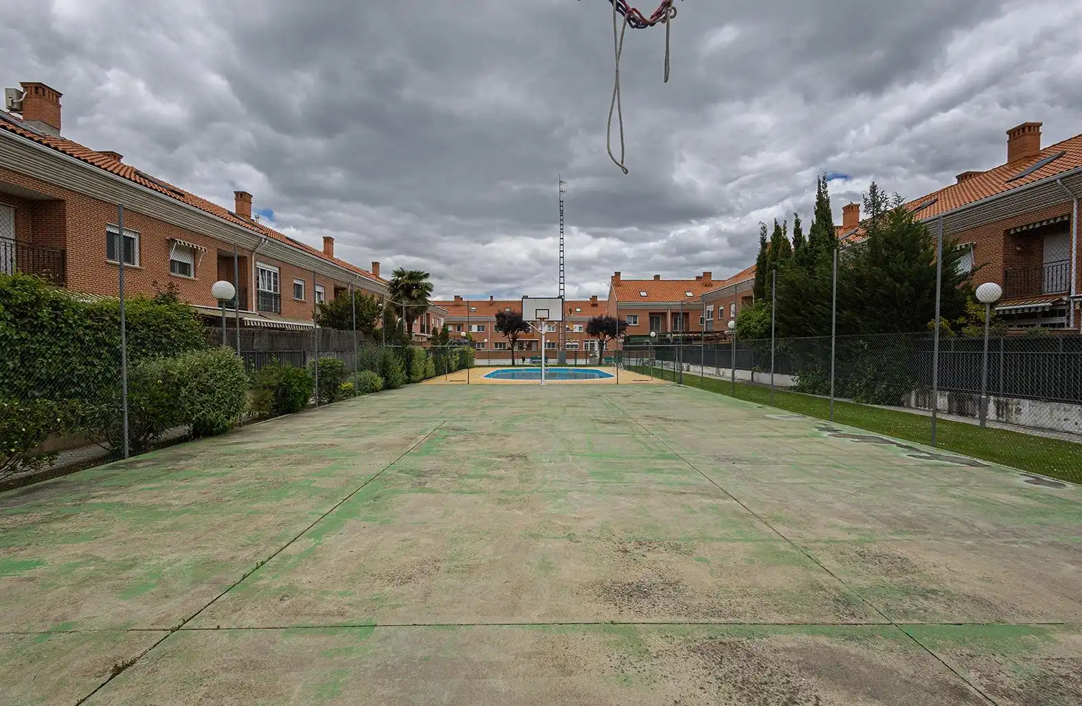 Vista exterior de Casa o xalet en venda en Valladolid amb Calefacció, Jardí privat i Parquet