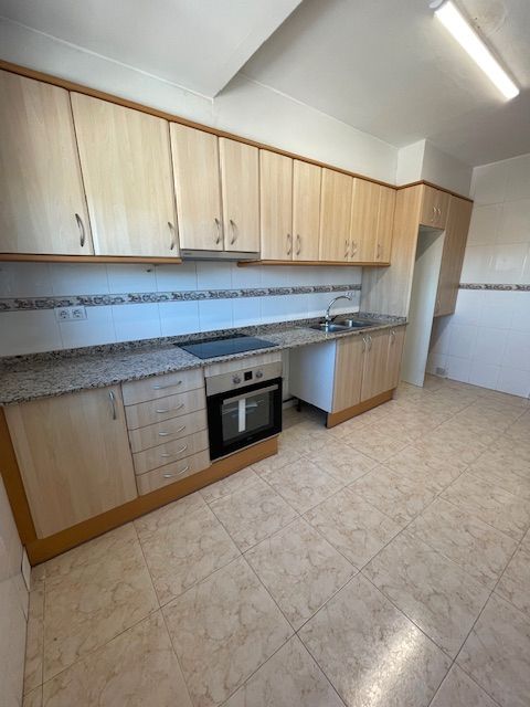 Cuina de Pis de lloguer en  Lleida Capital amb Calefacció, Parquet i Forn