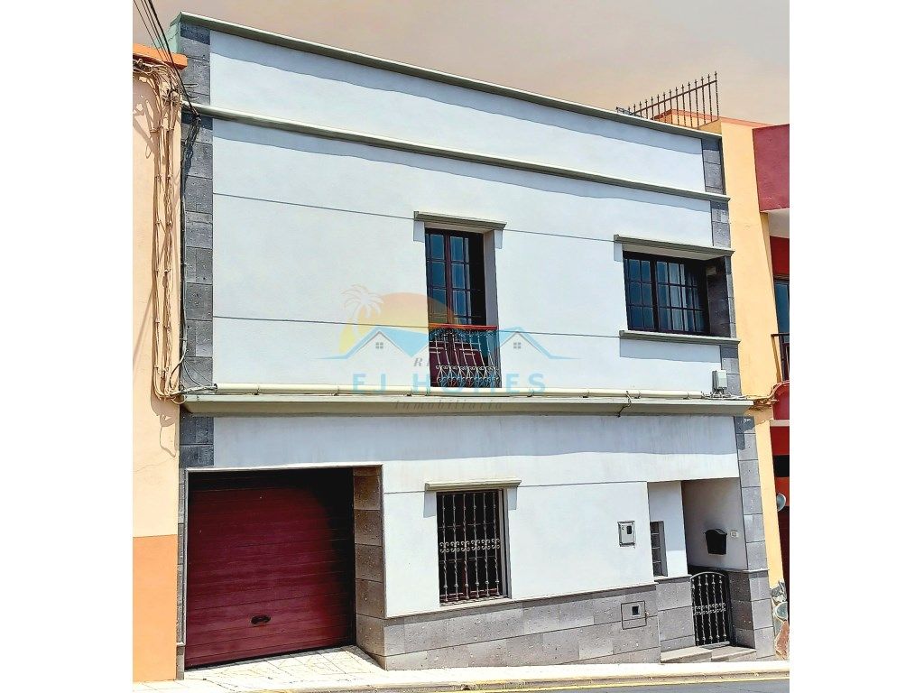 Exterior view of House or chalet for sale in Arafo  with Terrace and Balcony