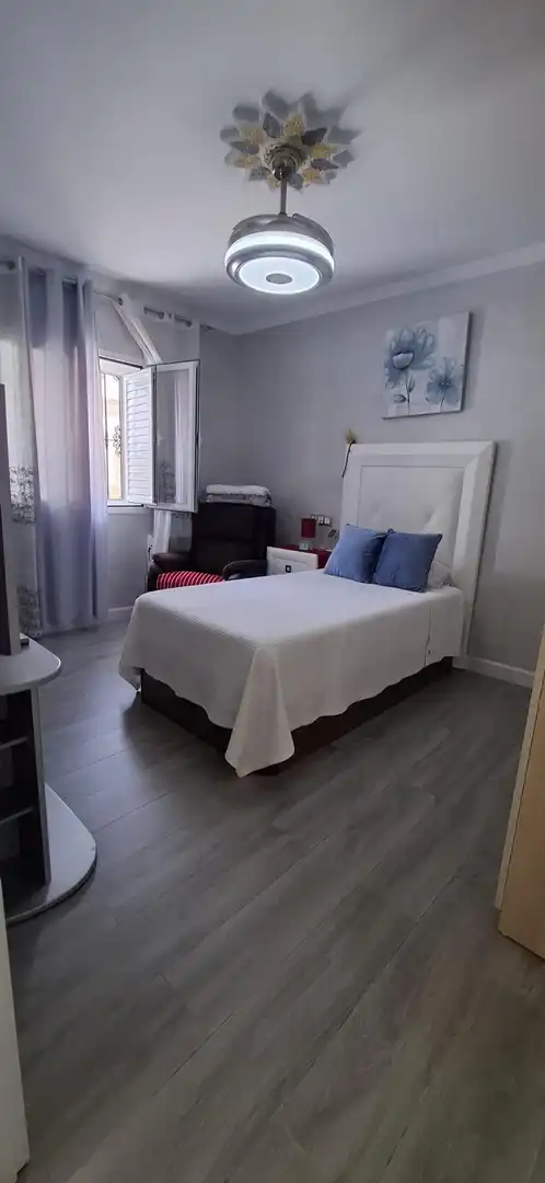 Dormitori de Casa o xalet en venda en Dos Hermanas amb Aire condicionat, Calefacció i Terrassa