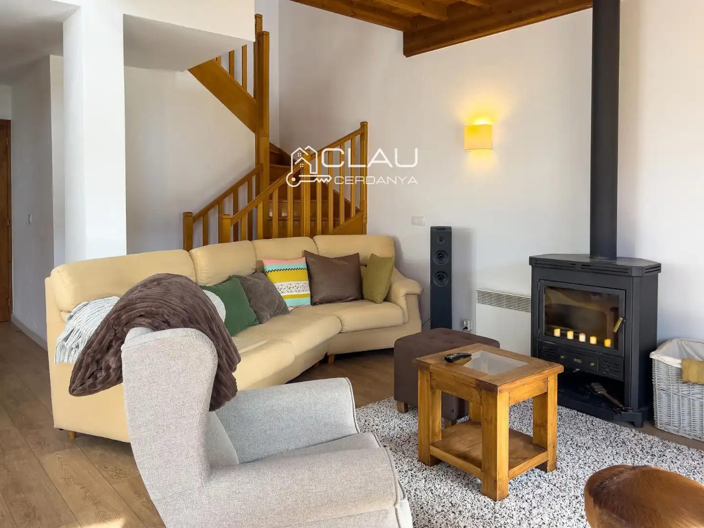 Living room of Detached homes for rent in Osséja  with Heating, Private garden and Parquet flooring