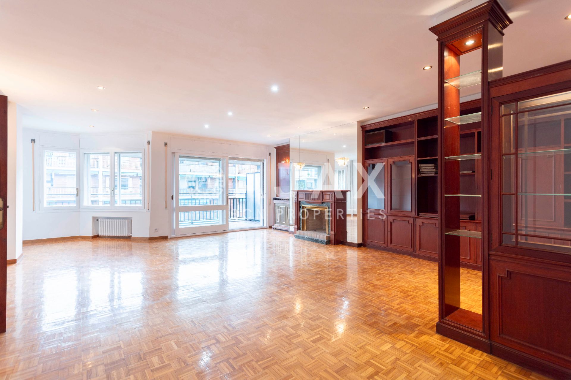 Living room of Flat to rent in  Barcelona Capital  with Air Conditioner, Heating and Parquet flooring
