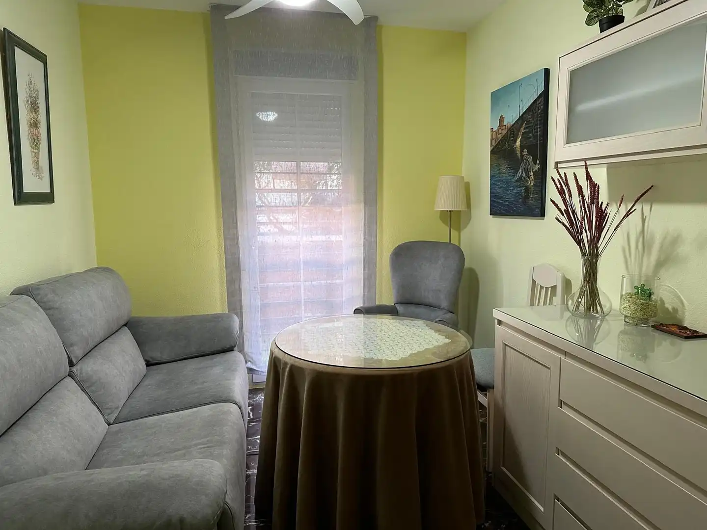 Wohnzimmer von Wohnung zum Verkauf in Córdoba mit Klimaanlage, Heizung und Privatgarten