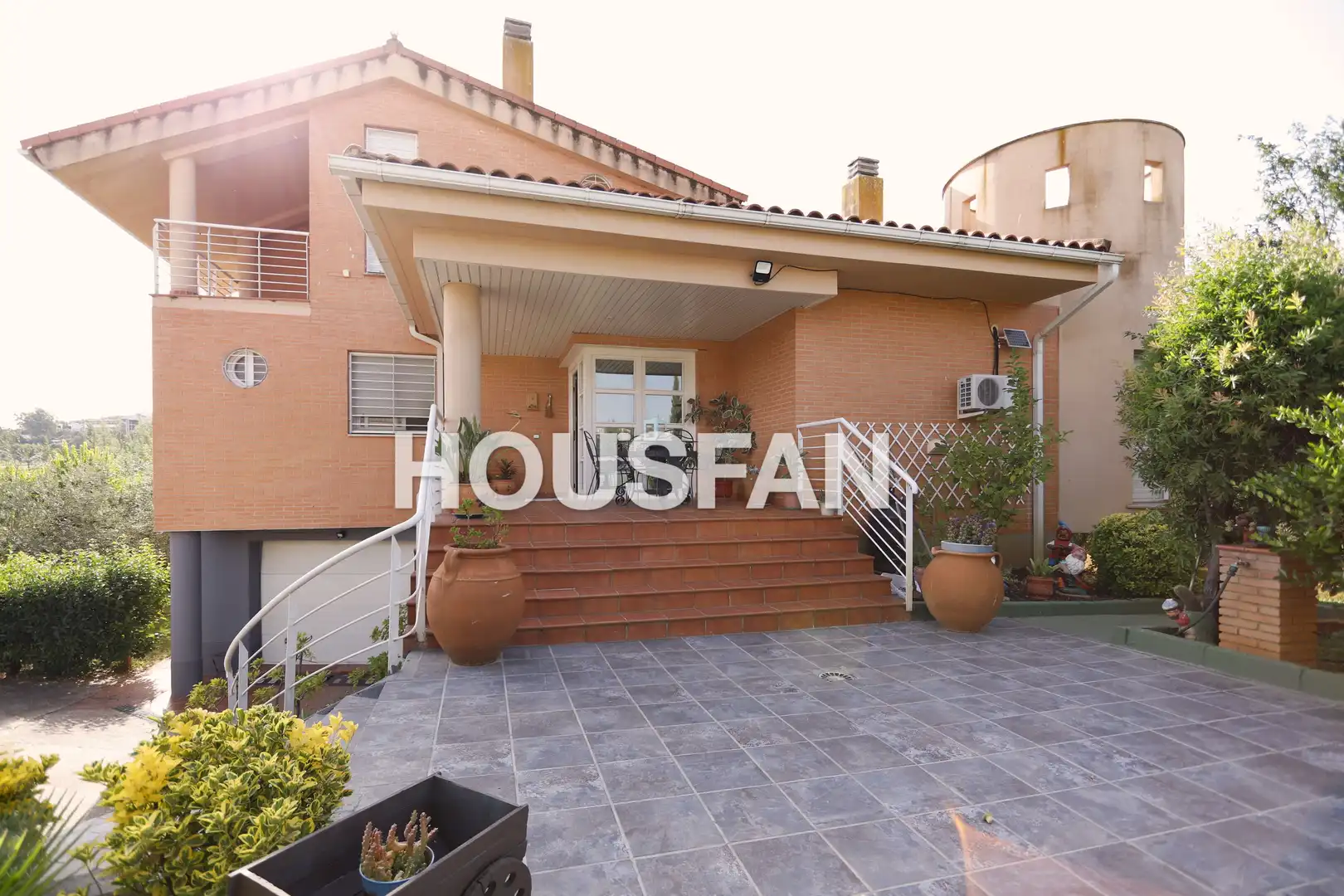 Vista exterior de Casa o xalet en venda en Cáceres amb Aire condicionat, Calefacció i Jardí privat
