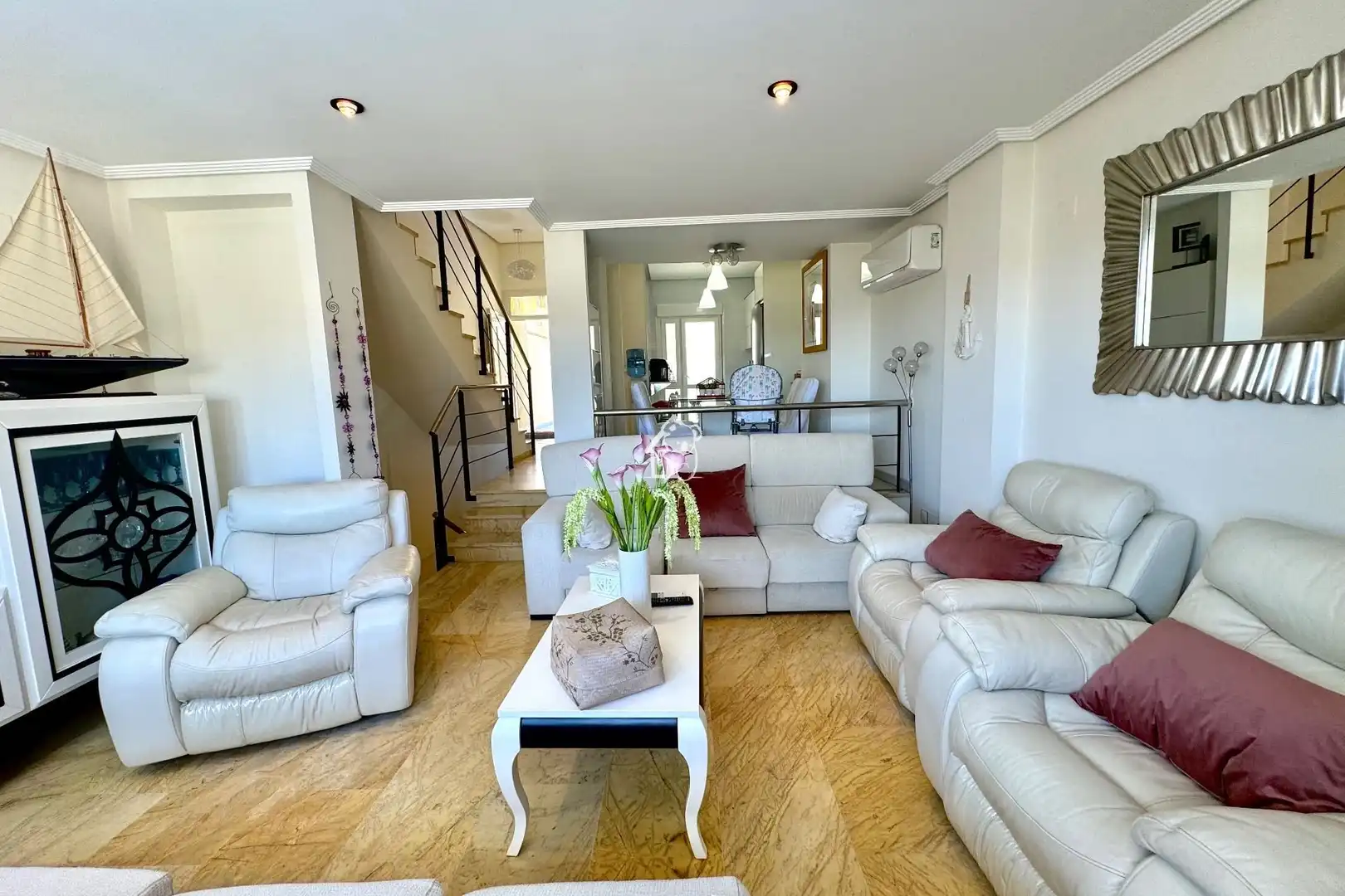 Sala de estar de Casa adosada de alquiler en Orihuela con Aire acondicionado, Terraza y Piscina