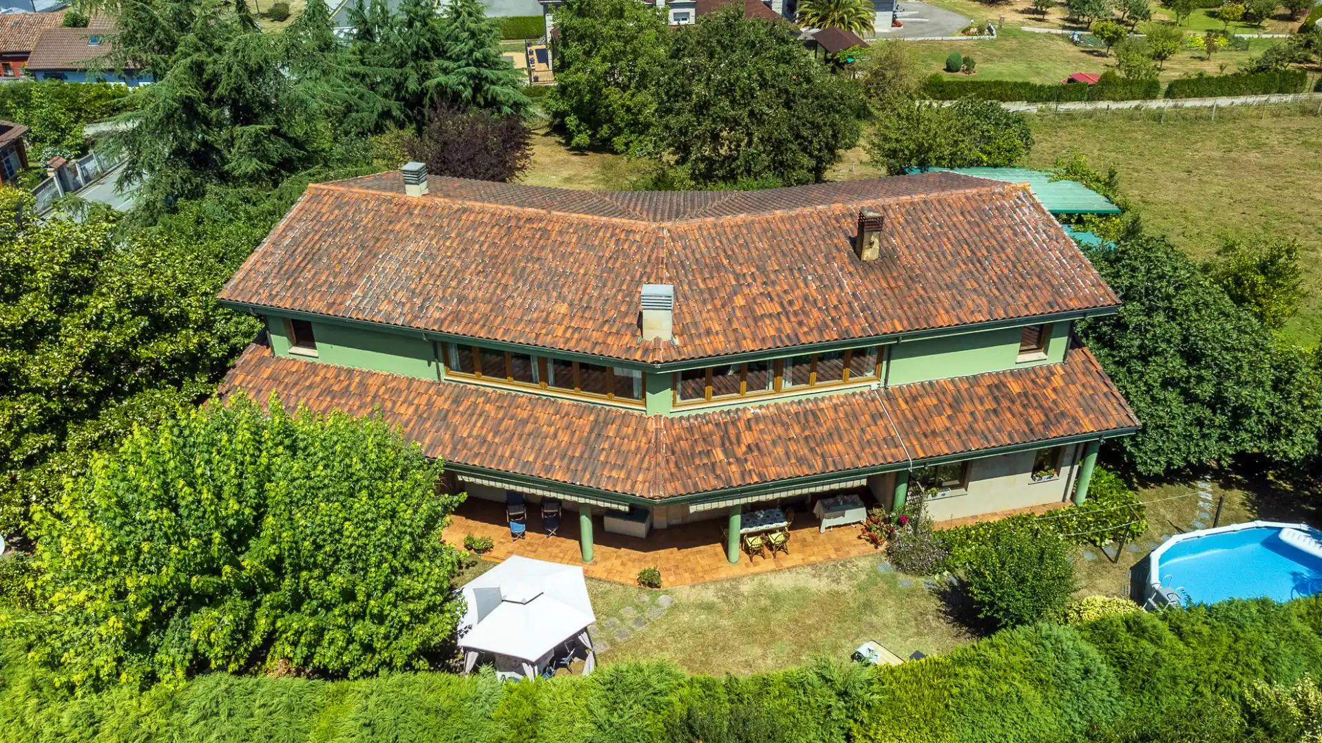 Vista exterior de Casa o chalet en venta en Oviedo  con Calefacción, Jardín privado y Parquet