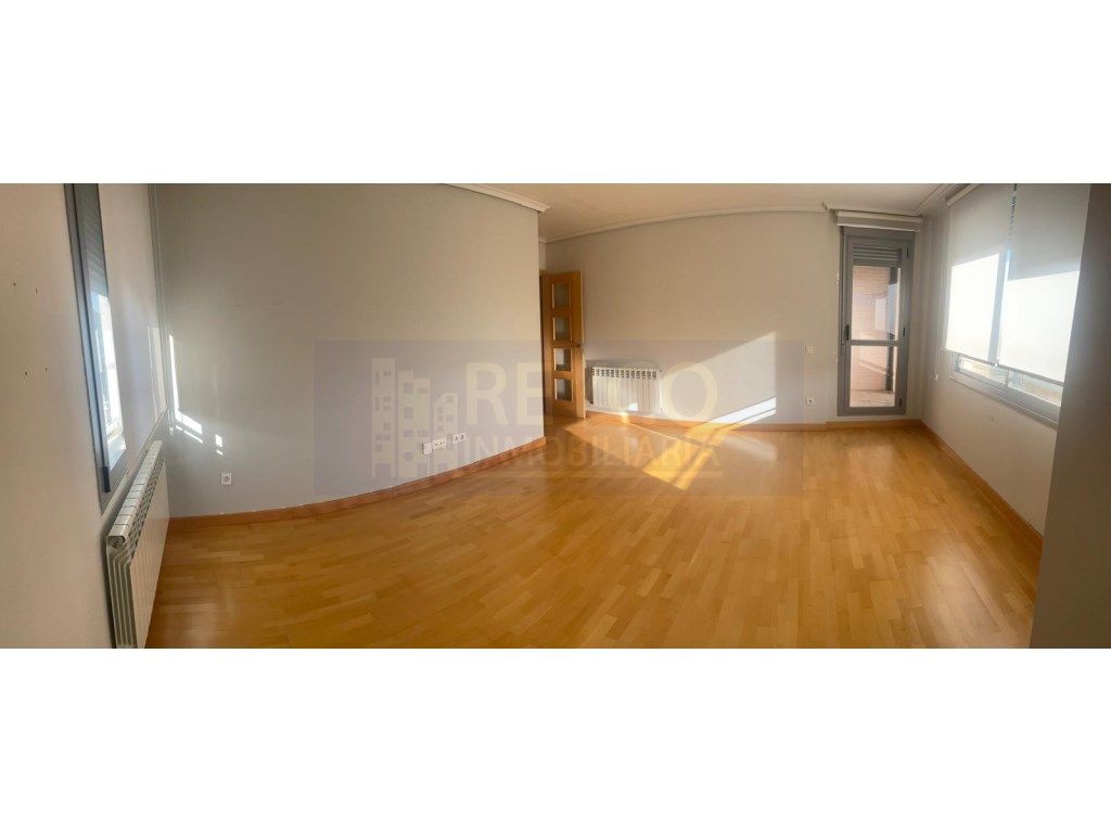Habitación de Piso en venta en Lardero con Terraza y Piscina