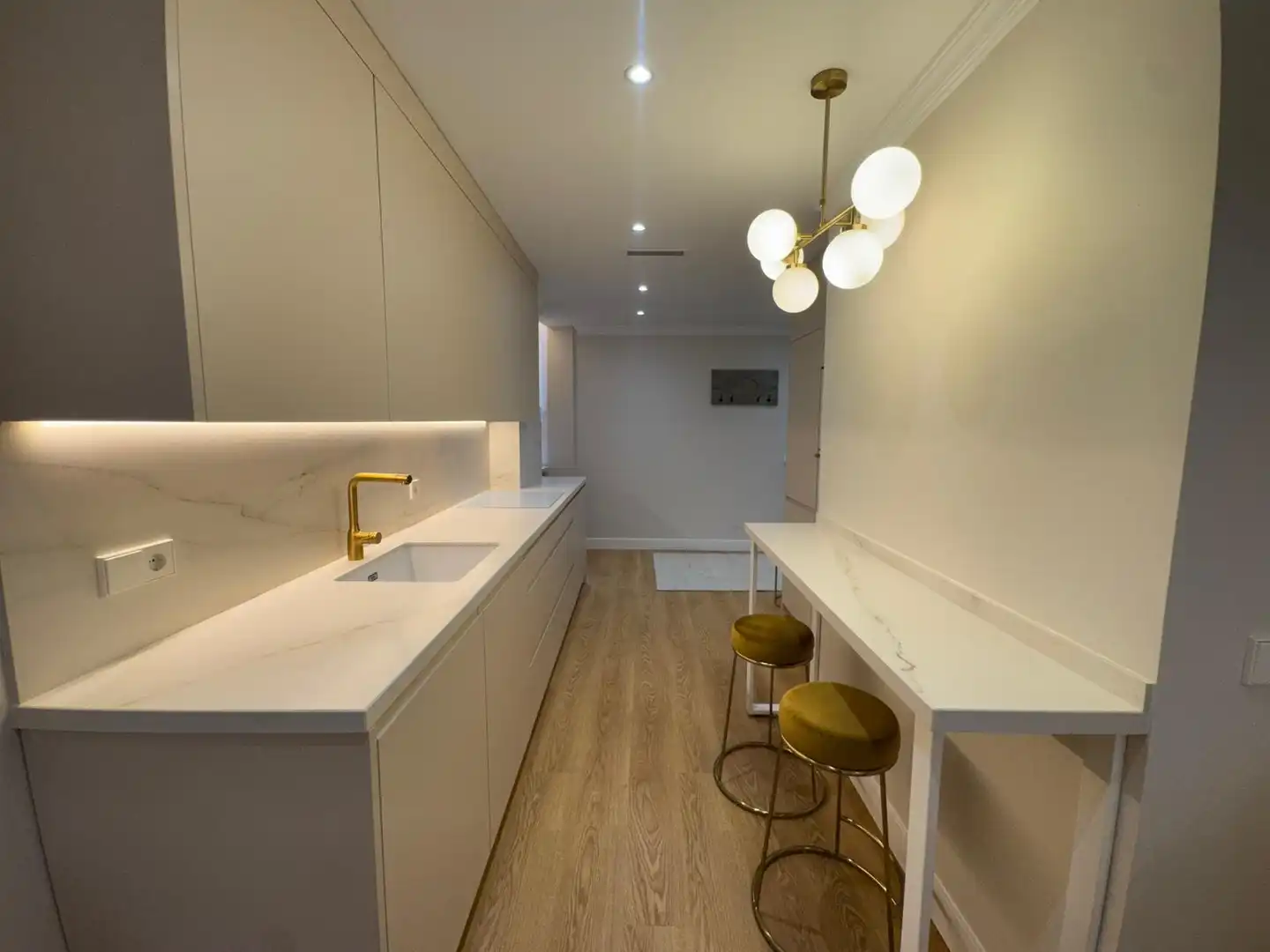Küche von Wohnung zur Miete in Madrid mit Klimaanlage, Heizung und Terrasse