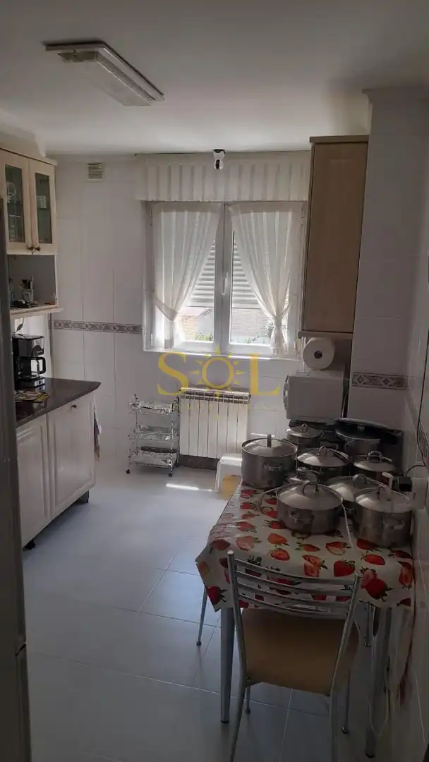 Wohnung zur Miete in Calle León Martín Granizo, La Lastra