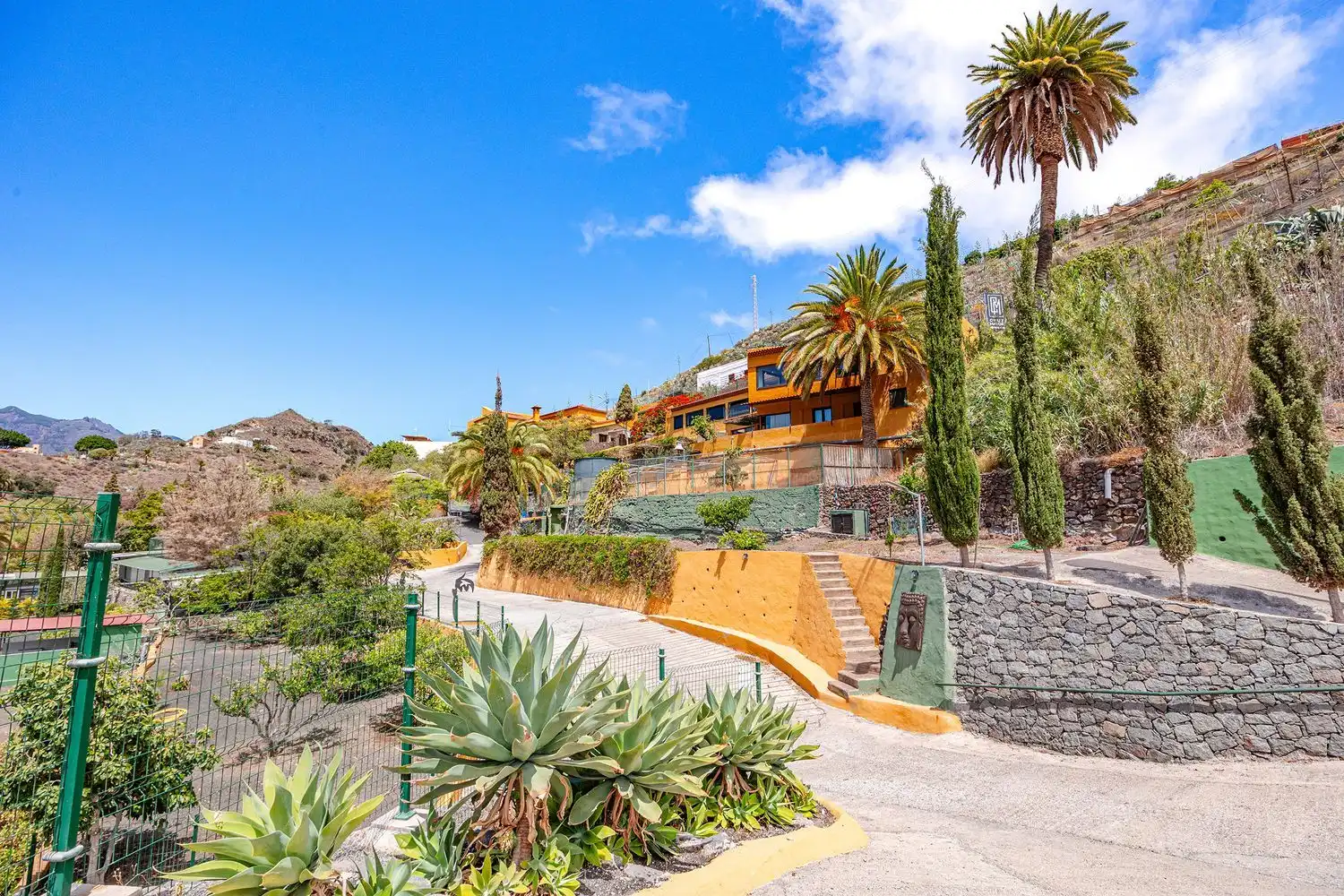 Vista exterior de Casa o chalet en venta en Telde con Jardín privado, Terraza y Piscina