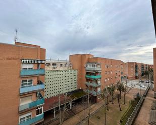 Vista exterior de Pis en venda en Mérida amb Terrassa