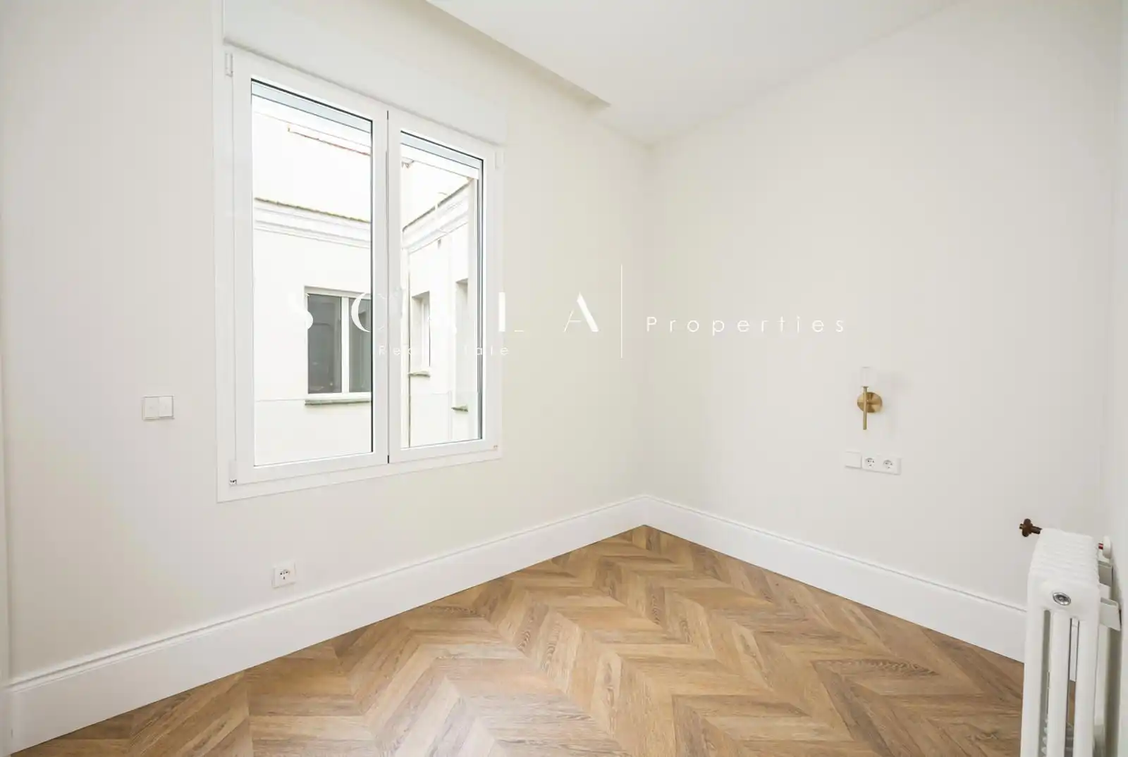 Bedroom of Attic for rent in Madrid  with Air Conditioner, Heating and Terrace
