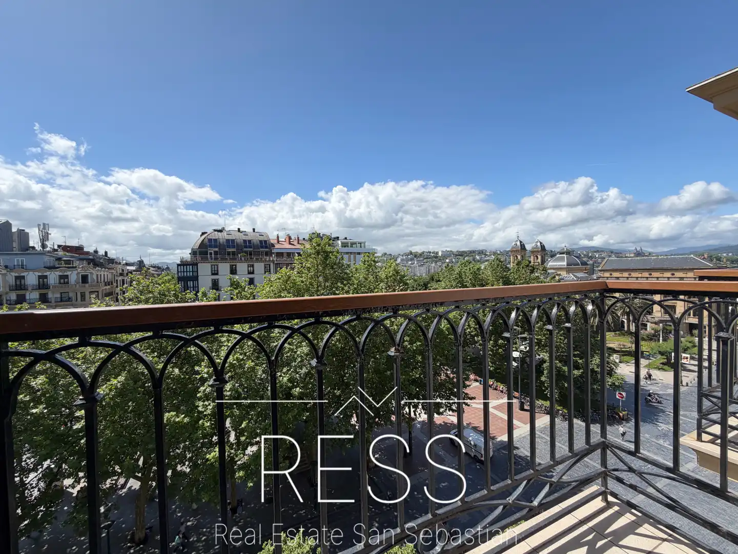 Vista exterior de Piso en venta en Donostia - San Sebastián  con Aire acondicionado, Calefacción y Amueblado