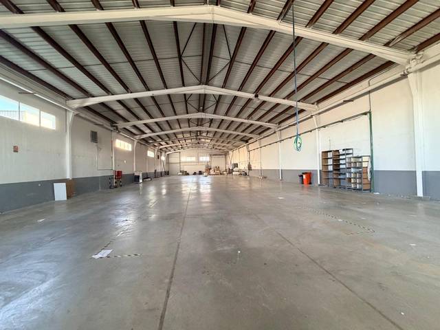 Nave industrial en Alquiler en Benissoda