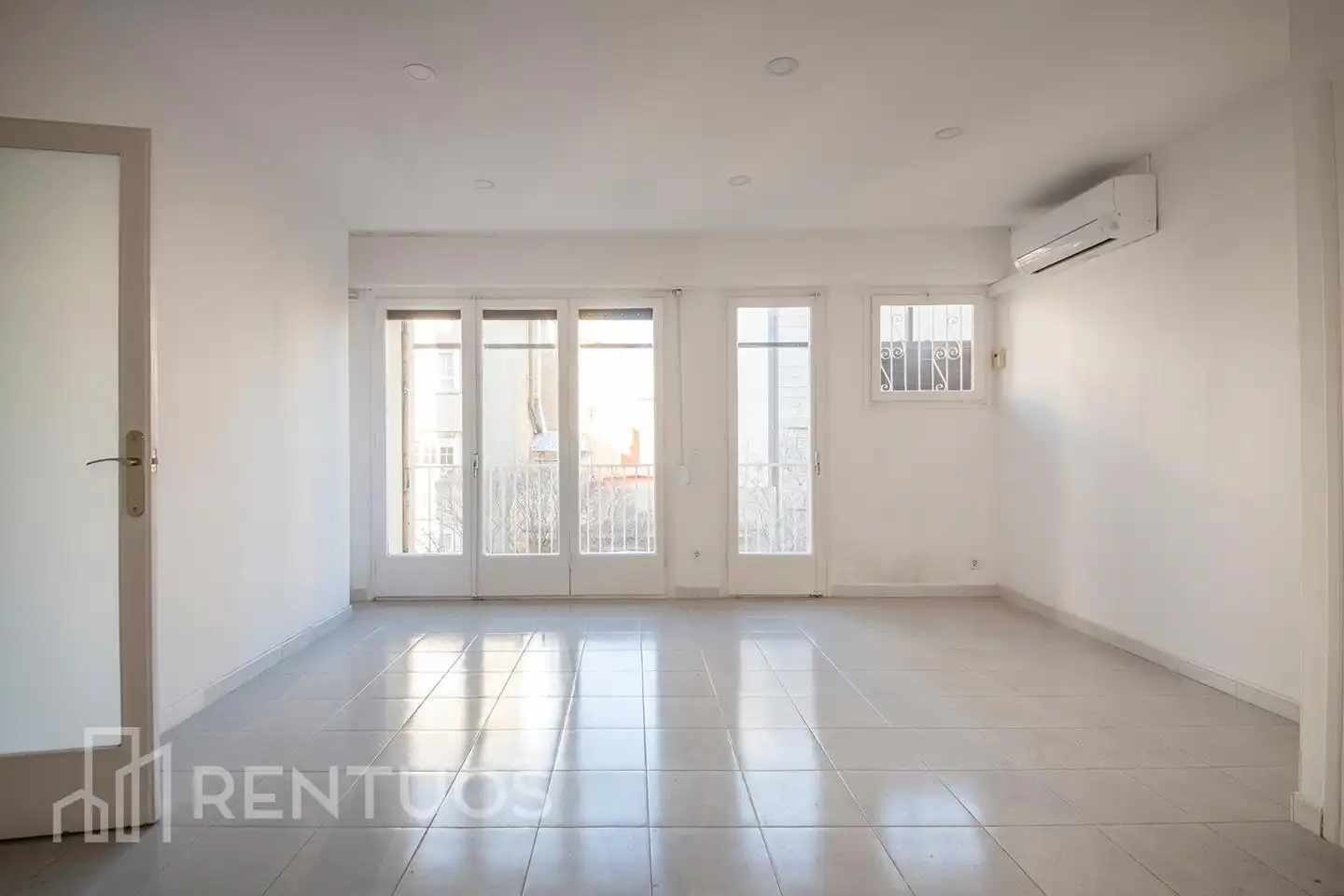 Piso en venta en De La Marina, Sagrada Família