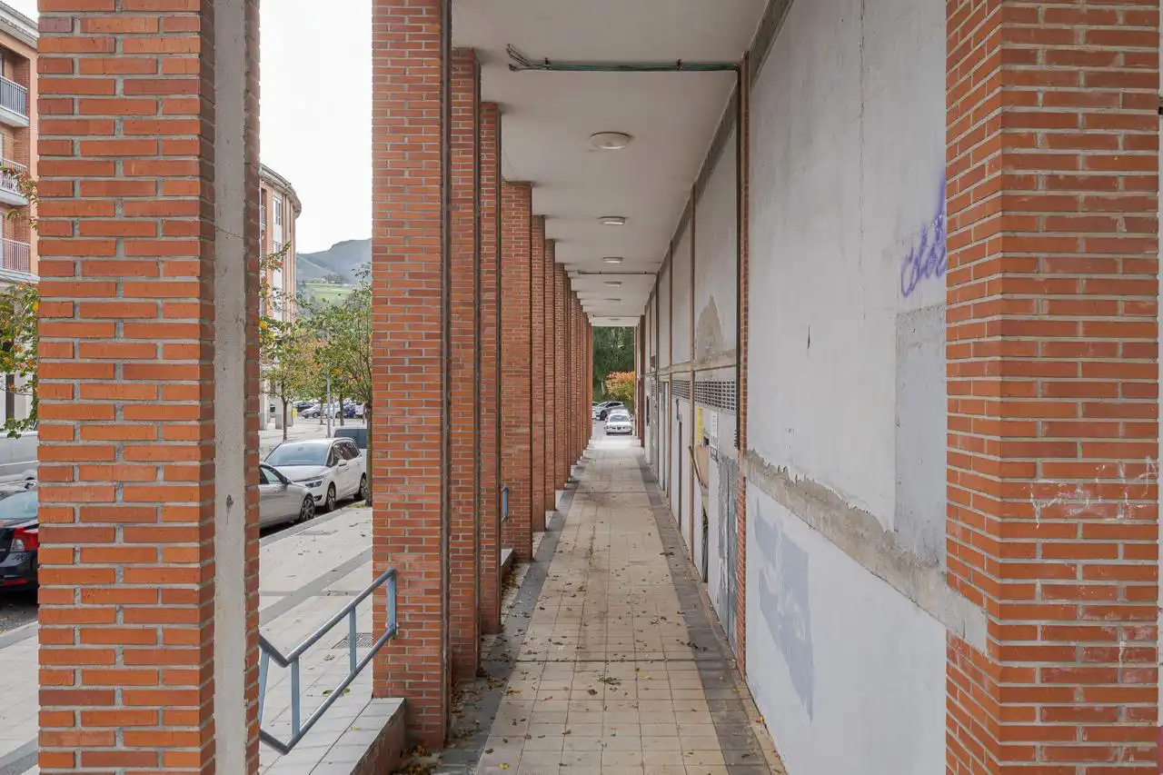 Vista exterior de Local de lloguer en Urnieta
