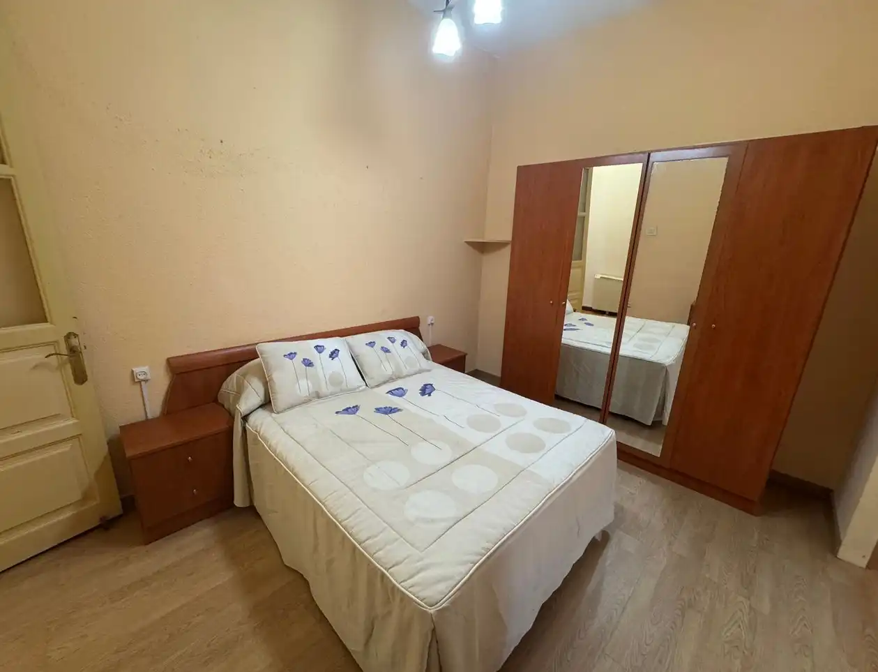 Habitación de Piso en venta en Gijón  con Calefacción y Parquet