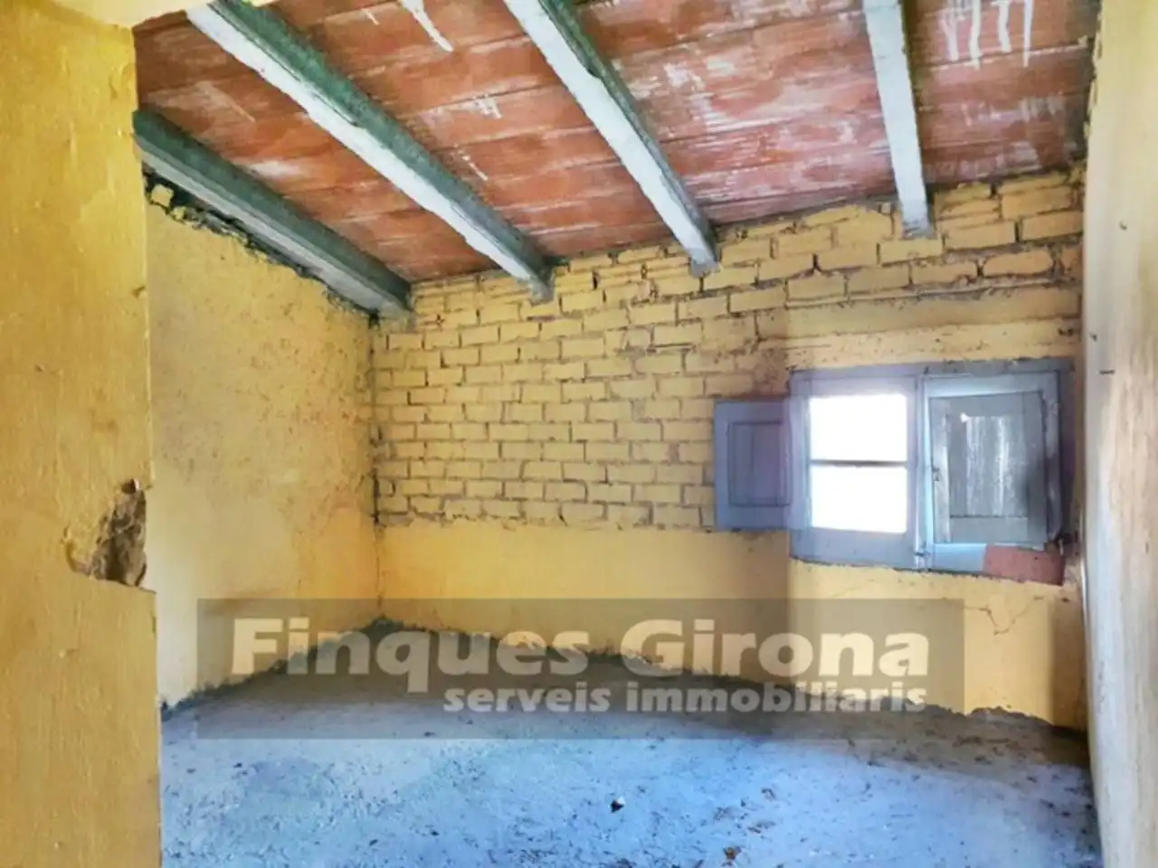 Houses for sale in Quart  with Private garden