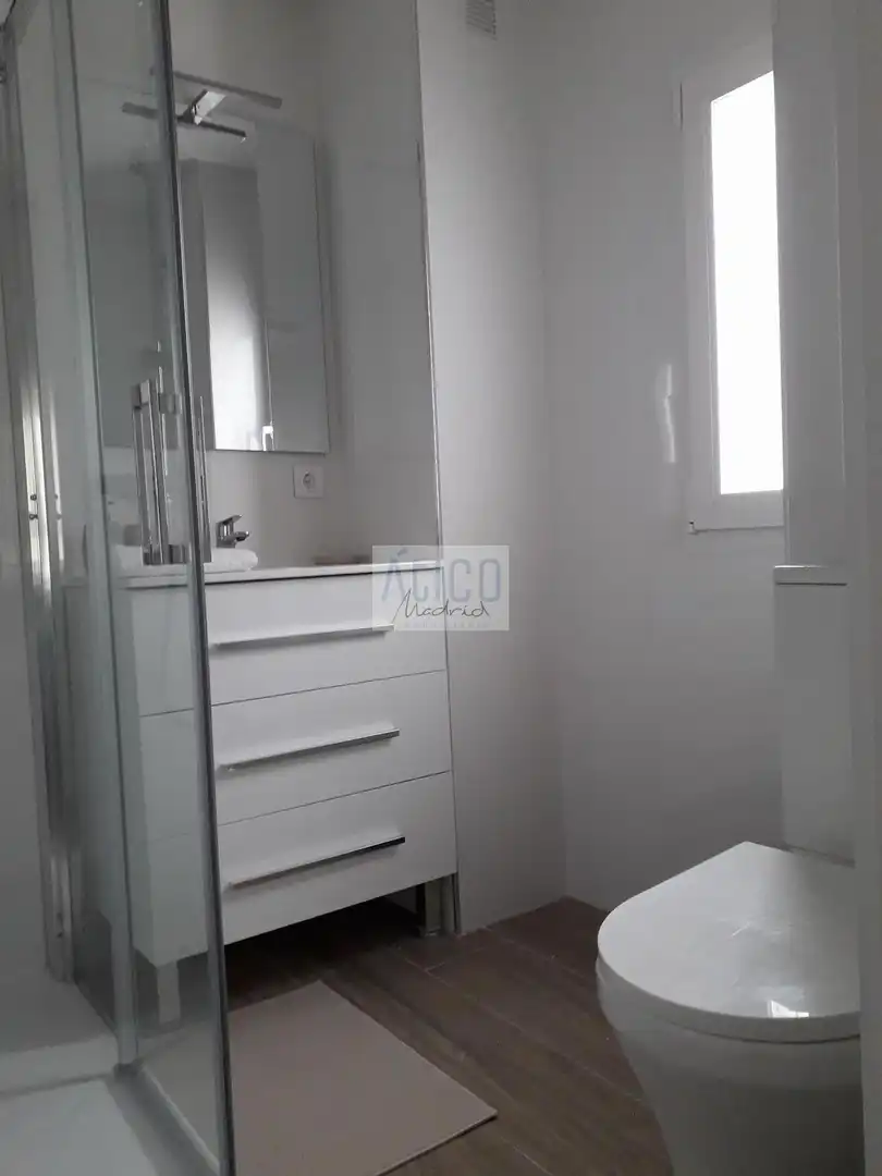 Badezimmer von Wohnung zur Miete in Puertollano mit Klimaanlage, Heizung und Terrasse