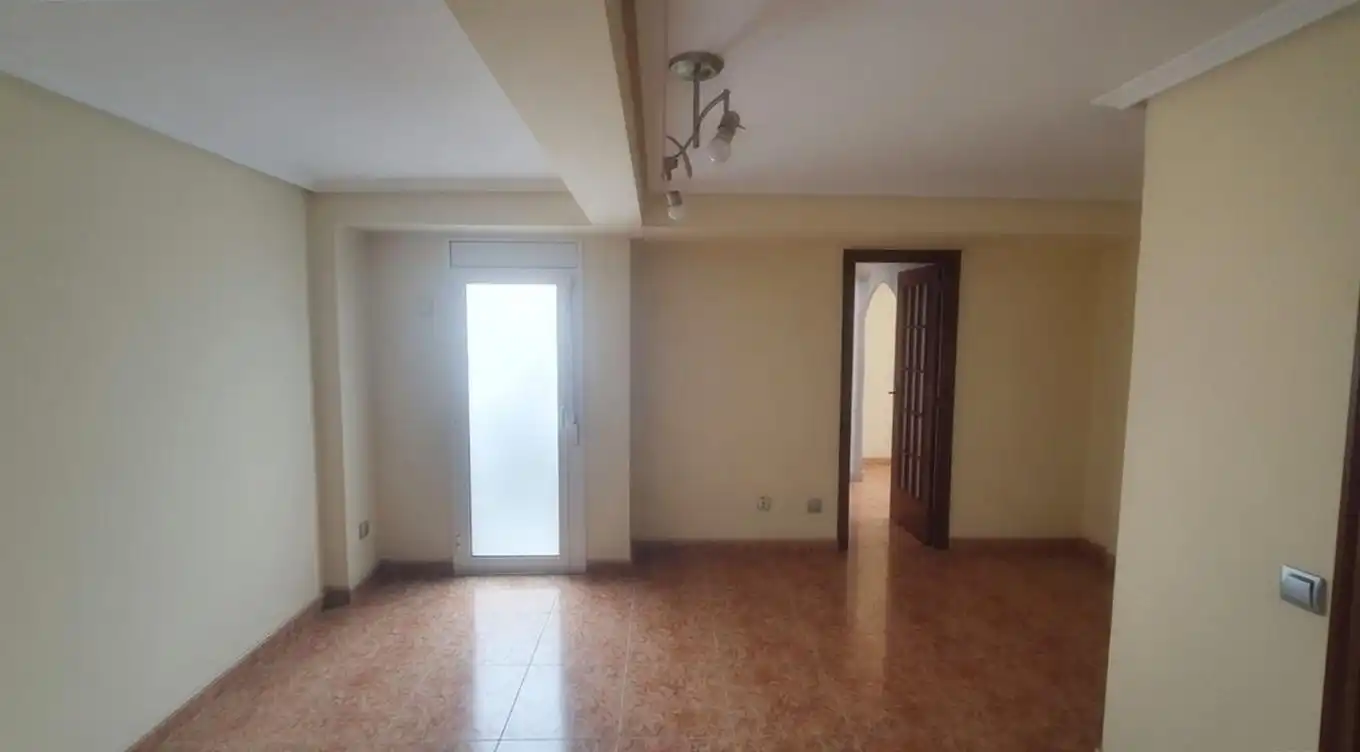 Piso en venta en L'Hospitalet de Llobregat con Aire acondicionado y Calefacción