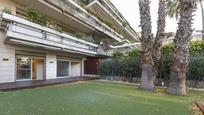 Exterior view of Flat to rent in  Barcelona Capital  with Air Conditioner, Heating and Private garden