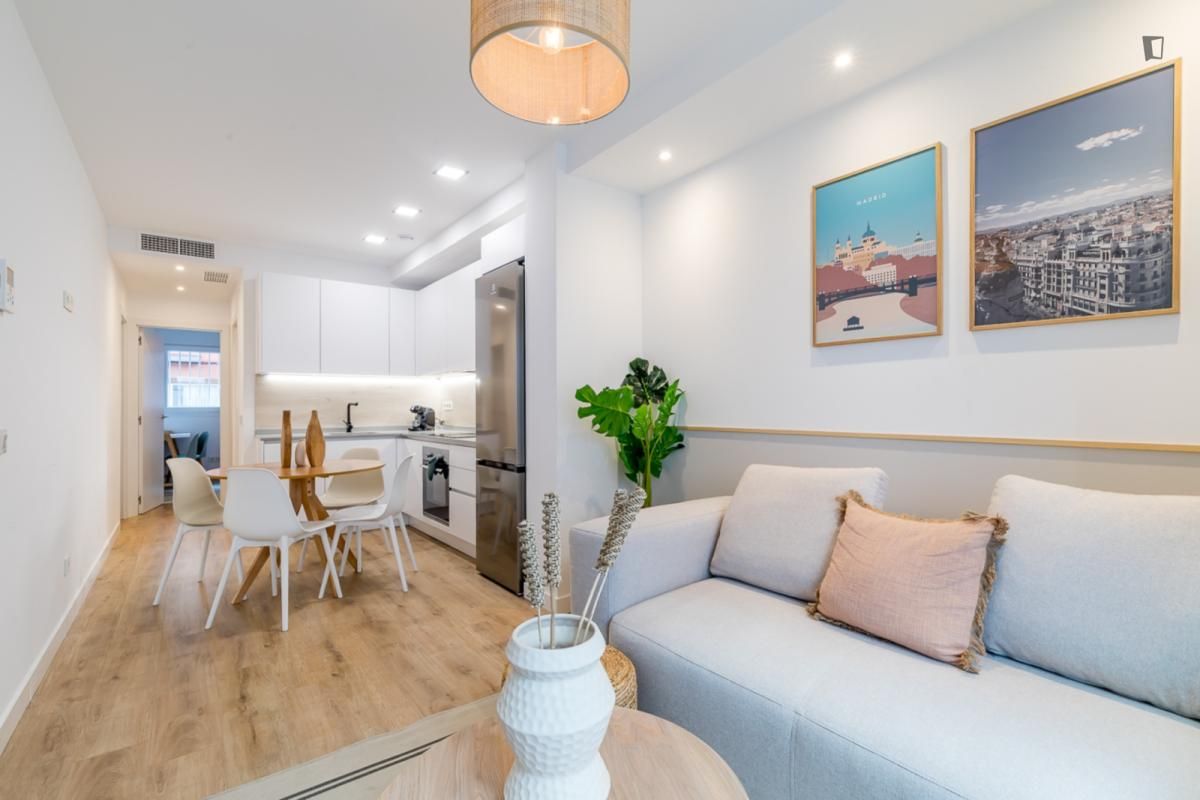 Living room of Apartment to rent in  Madrid Capital  with Air Conditioner, Furnished and Oven