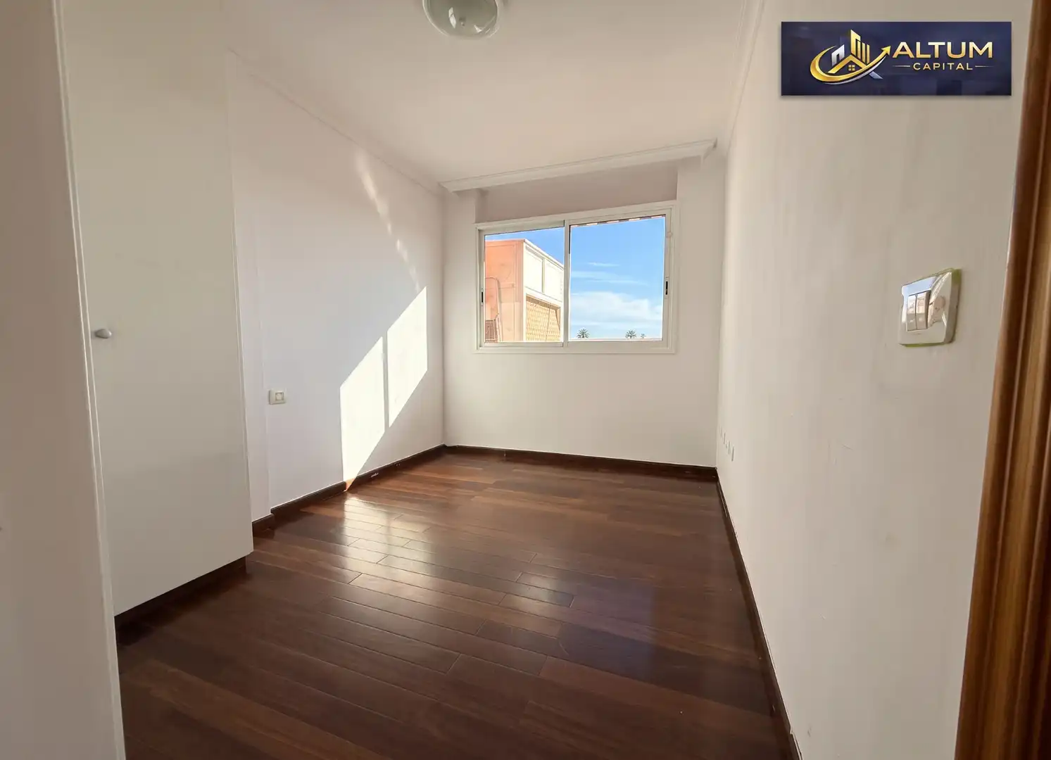 Bedroom of Flat for sale in Arona  with TV and Alarm