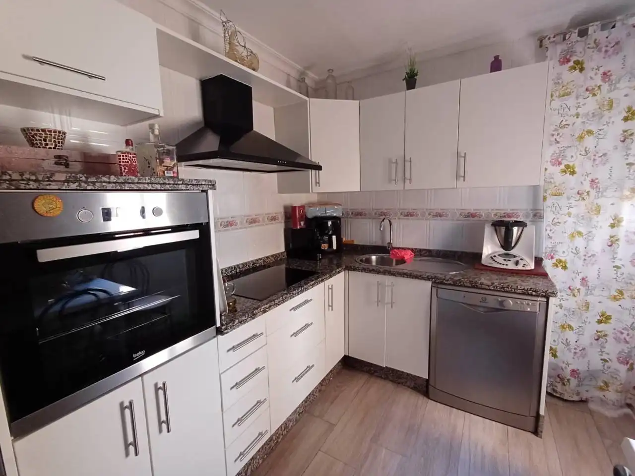 Cocina de Piso en venta en Huelva con Aire acondicionado y Amueblado